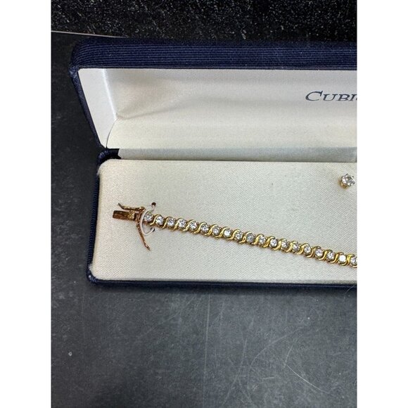 Cubic Zirconia Clear Crystal Tennis Bracelet and Stud Earrings Boxed - Picture 4 of 8